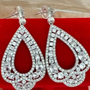 Sparkling Silver Tone Teardrop Dangle Earrings wedding PAGENT Elegant 3134 B